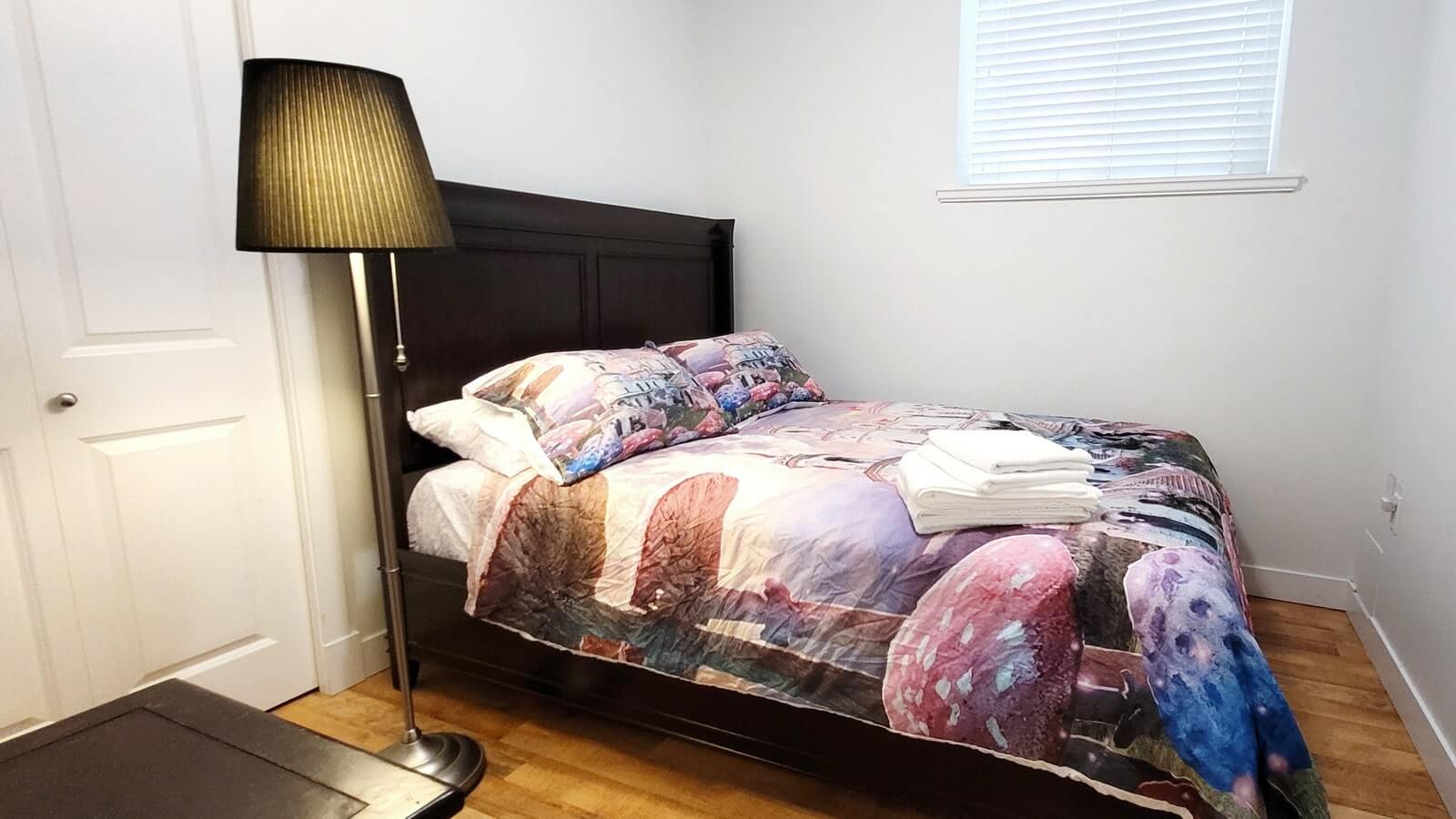 Bedroom - Queen Master - 05